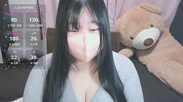 yuinyan3150 online show from 14, 4, 2026