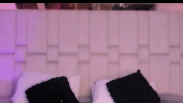 mary kisses online show from 3, 12, 2025