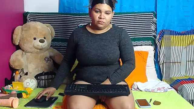 karolhot916 online show from 13, 2, 2025