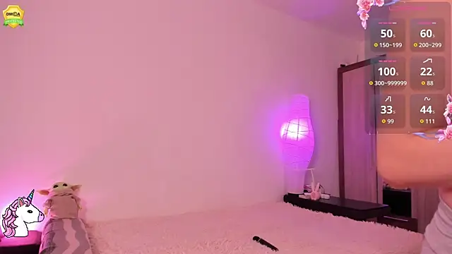 EvaUniporn online show from 21, 10, 2025