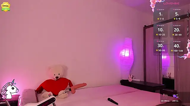 EvaUniporn online show from 23, 11, 2025