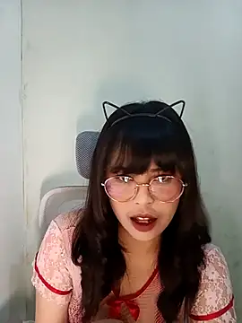 Snapshot of Chall_mee chatting on 12, 11, 2025 Chall mee online show from 12, 11, 2025