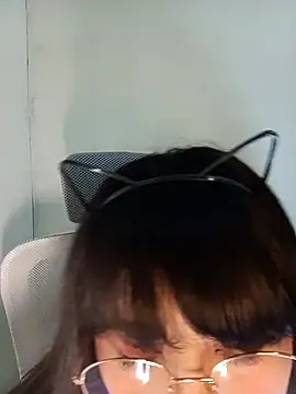 Snapshot of Chall_mee chatting on 17, 11, 2025 Chall mee online show from 17, 11, 2025