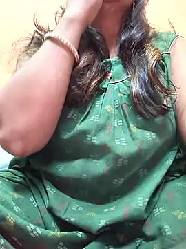 CUTE SOPHIA- online show from 9, 3, 2025