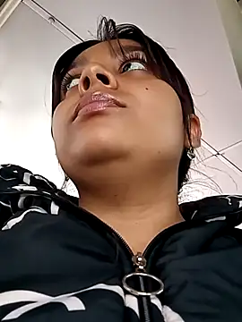 stefanie010 online show from 29, 1, 2025