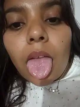 stefanie010 online show from 26, 1, 2025