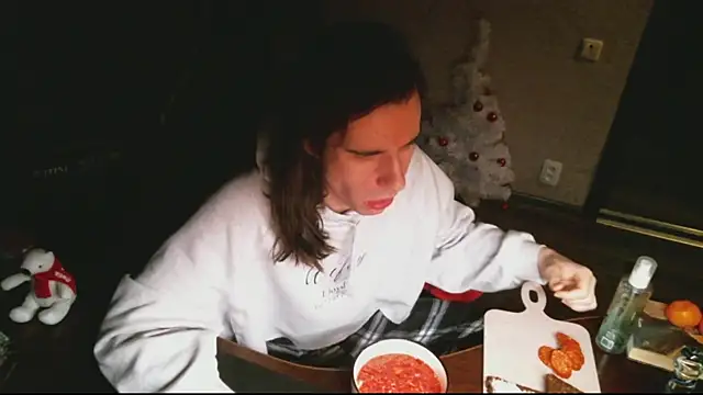 izilizi 23 online show from 6, 2, 2025