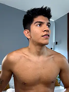 santiago 01 online show from 6, 11, 2025