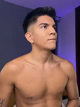 Snapshot of santiago_01 chatting on 6, 2, 2026 santiago 01 online show from 6, 2, 2026