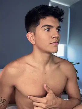 santiago 01 online show from 8, 9, 2025