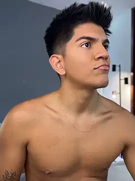 Snapshot of santiago_01 chatting on 1, 3, 2026 santiago 01 online show from 1, 3, 2026