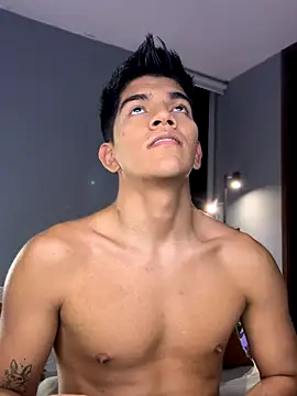 santiago 01 online show from 5, 11, 2025