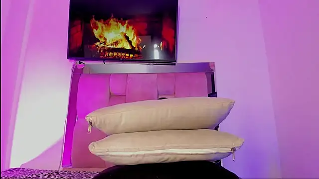 emily lady20 online show from 9, 3, 2025