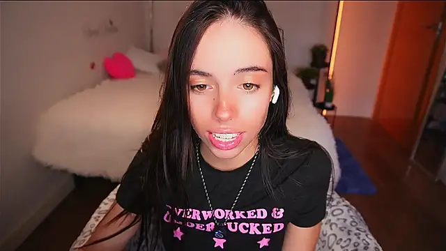 Dayna Nebula online show from 12, 1, 2026