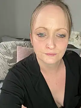 Snapshot of HoneyBluex chatting on 14, 3, 2025 HoneyBluex online show from 14, 3, 2025