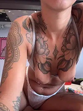 Nadiasexy online show from 7, 7, 2026
