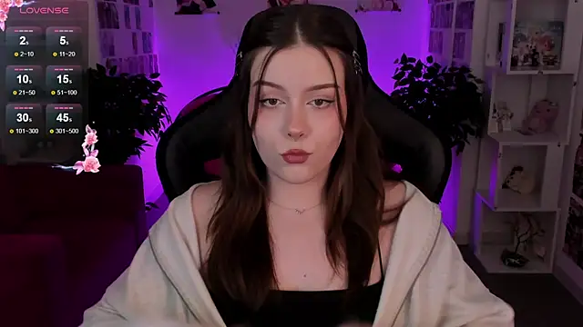 CoralineKeyns online show from 10, 3, 2025