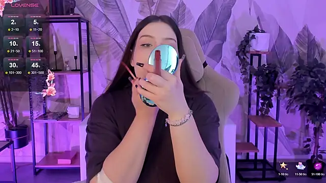 CoralineKeyns online show from 7, 11, 2025