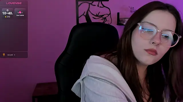 CoralineKeyns online show from 28, 2, 2025