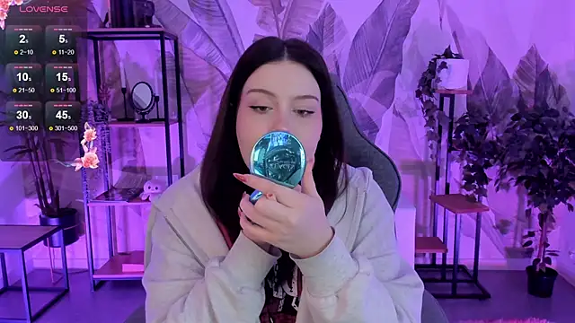 CoralineKeyns online show from 3, 10, 2025