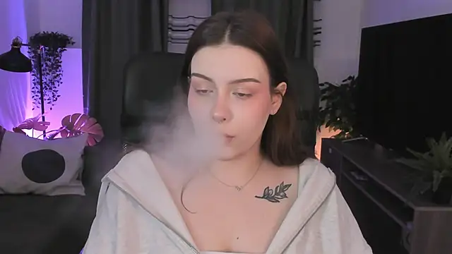 CoralineKeyns online show from 4, 3, 2025