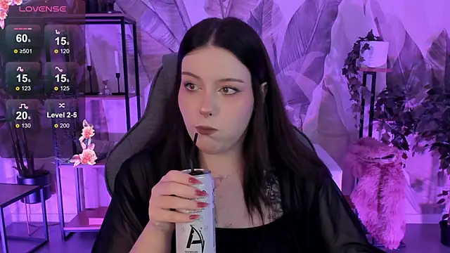 CoralineKeyns online show from 21, 9, 2025