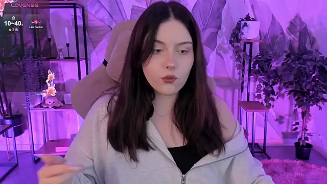 CoralineKeyns online show from 15, 9, 2025