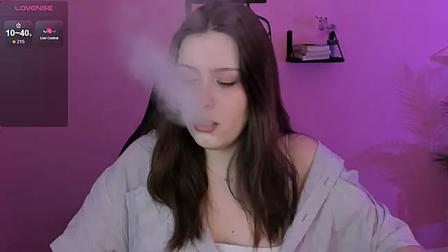 CoralineKeyns online show from 28, 2, 2025