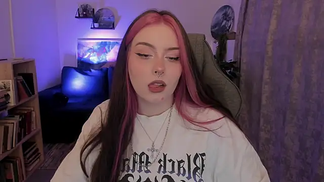 CoralineKeyns online show from 8, 7, 2026