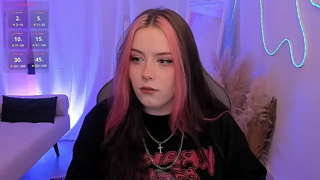 CoralineKeyns online show from 18, 6, 2026
