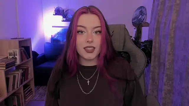 CoralineKeyns online show from 24, 7, 2026