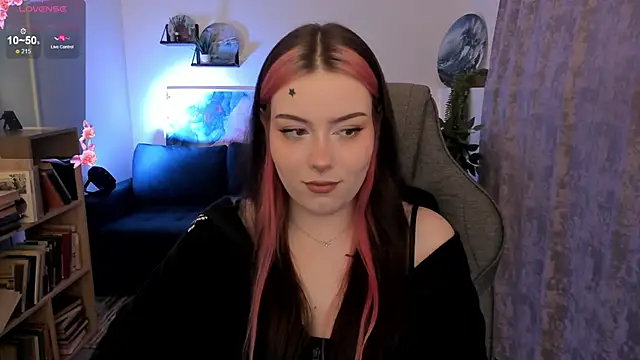 Snapshot of CoralineKeyns chatting on 12, 5, 2026 CoralineKeyns online show from 12, 5, 2026