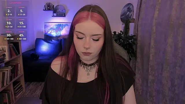 CoralineKeyns online show from 9, 7, 2026