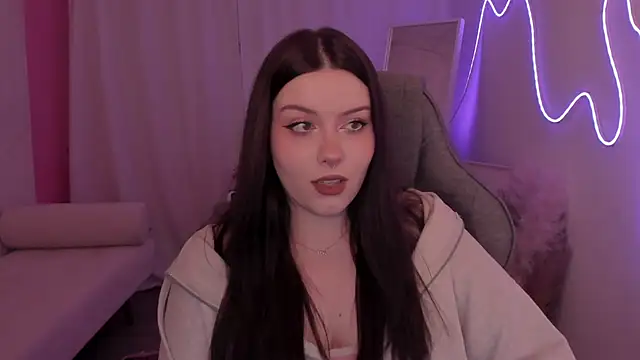 CoralineKeyns online show from 3, 2, 2026