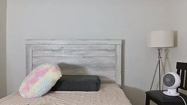 Carmen Cream online show from 21, 12, 2025