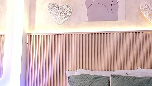 daiana curly online show from 4, 10, 2025