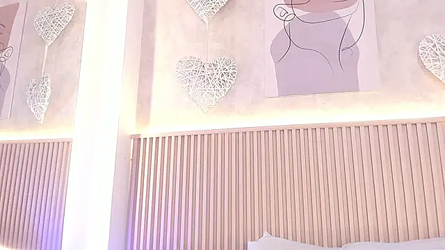 daiana curly online show from 6, 10, 2025