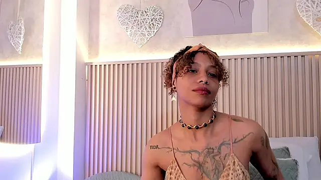 daiana curly online show from 10, 9, 2025