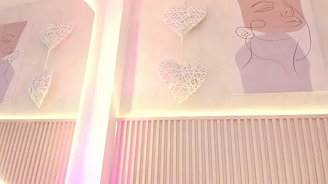 daiana curly online show from 7, 7, 2026
