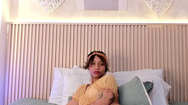 daiana curly online show from 7, 11, 2025