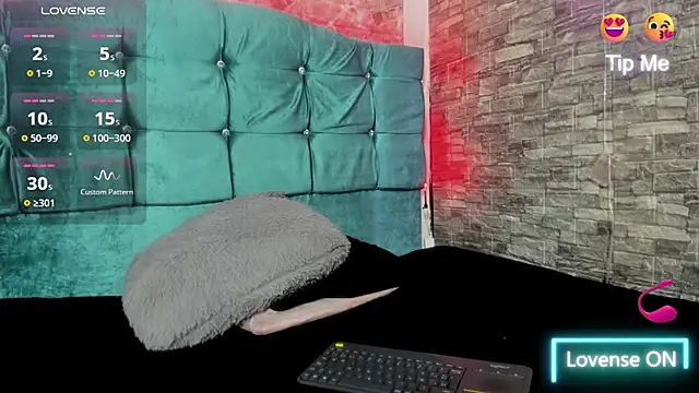 Cloee66 online show from 10, 10, 2025