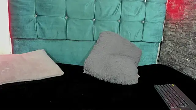 Cloee66 online show from 28, 2, 2025