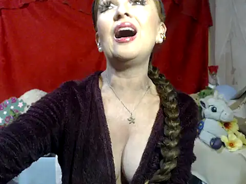 hottieperla online show from 8, 10, 2025