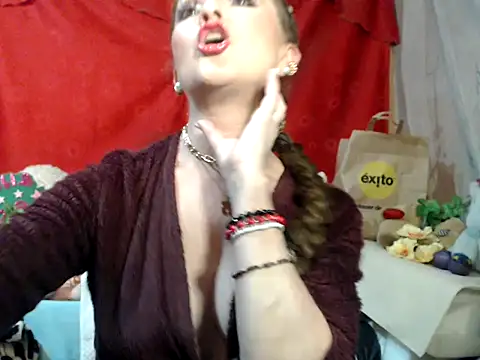 hottieperla online show from 8, 11, 2025