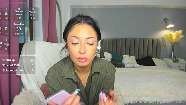 Awesome Jolie online show from 3, 10, 2025