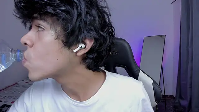 Snapshot of Alan26_ chatting on 28, 2, 2026 Alan26 online show from 28, 2, 2026