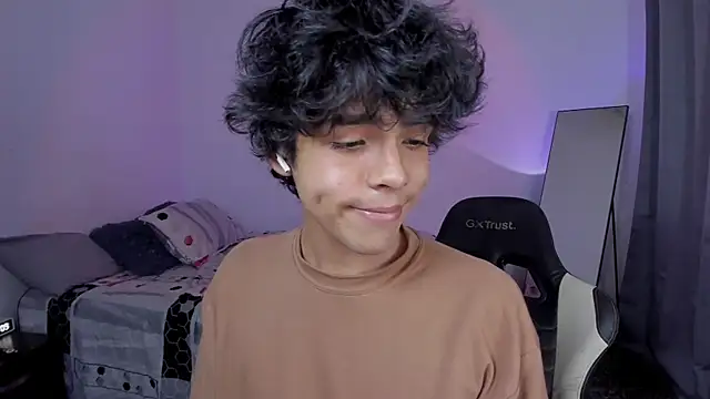 Snapshot of Alan26_ chatting on 4, 3, 2026 Alan26 online show from 4, 3, 2026