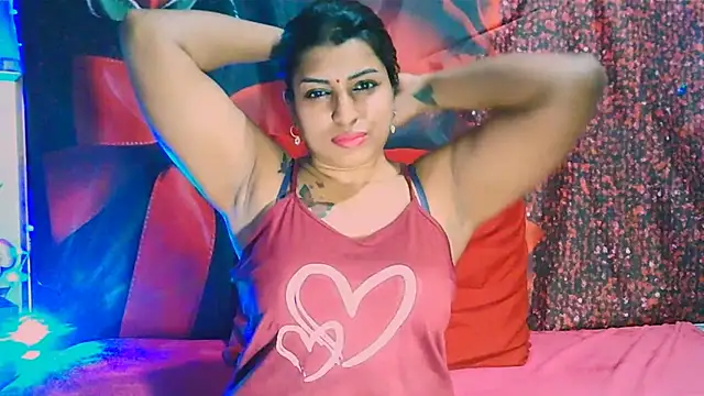 RoyalIndianCreamPuff online show from 11, 1, 2025