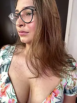adara lennox online show from 15, 4, 2026