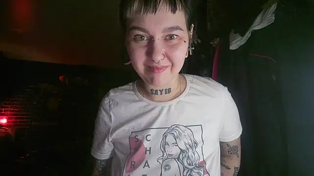 Snapshot of MoorderxDoll chatting on 2, 2, 2025 MoorderxDoll online show from 2, 2, 2025